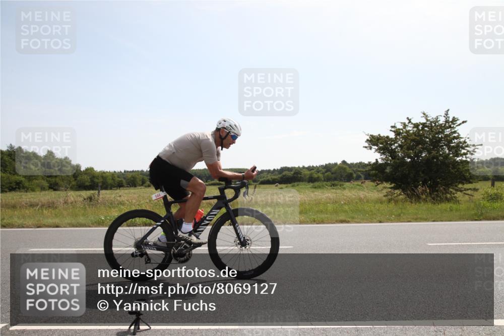 22.06.2025 - Viking Triathlon Yannick Fuchs http://msf.ph/oto/8069127 22.06.2025 11:32:46 Radfahren 8, 89, 203, 644 meine-sportfotos.de