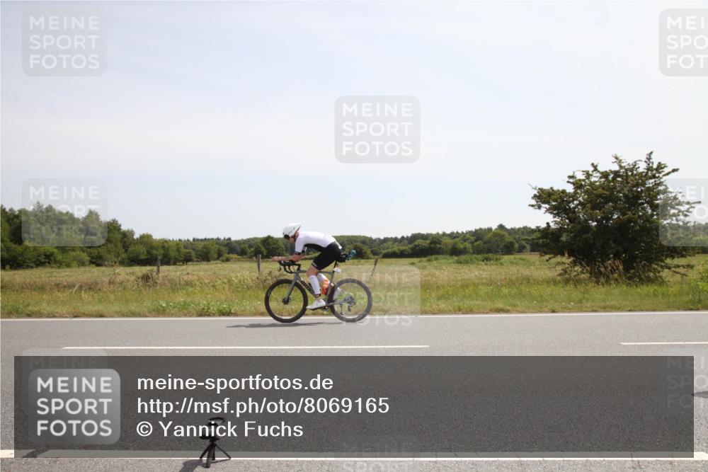 22.06.2025 - Viking Triathlon Yannick Fuchs http://msf.ph/oto/8069165 22.06.2025 12:07:49 Radfahren 97, 556 meine-sportfotos.de