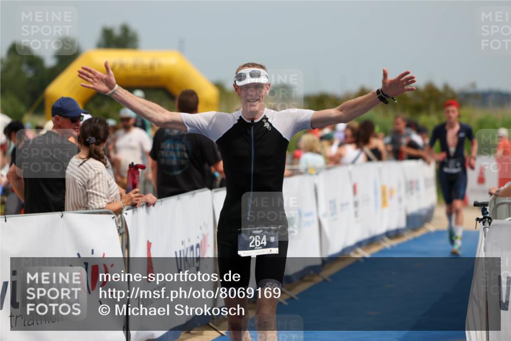 22.06.2025 - Viking Triathlon Michael Strokosch http://msf.ph/oto/8069169 22.06.2025 15:14:56 Ziel 264, 377 meine-sportfotos.de