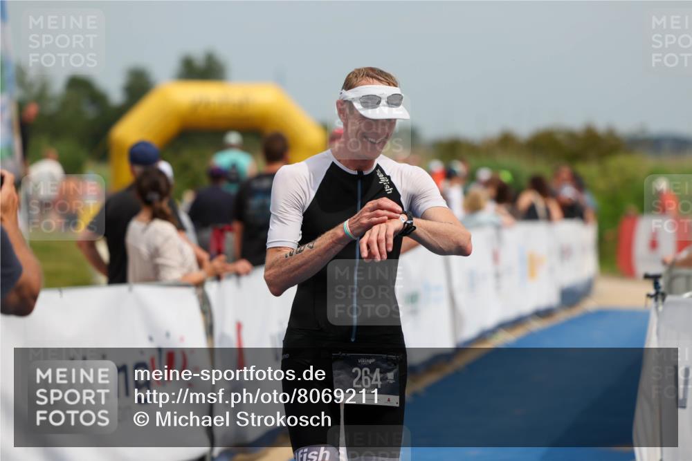22.06.2025 - Viking Triathlon Michael Strokosch http://msf.ph/oto/8069211 22.06.2025 15:15:00 Ziel 264, 377 meine-sportfotos.de