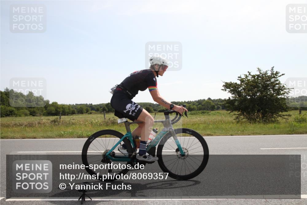 22.06.2025 - Viking Triathlon Yannick Fuchs http://msf.ph/oto/8069357 22.06.2025 11:34:32 Radfahren 12, 221 meine-sportfotos.de