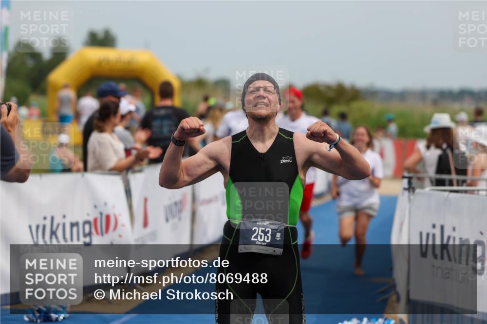 22.06.2025 - Viking Triathlon Michael Strokosch http://msf.ph/oto/8069488 22.06.2025 15:17:14 Ziel 253, 657 meine-sportfotos.de