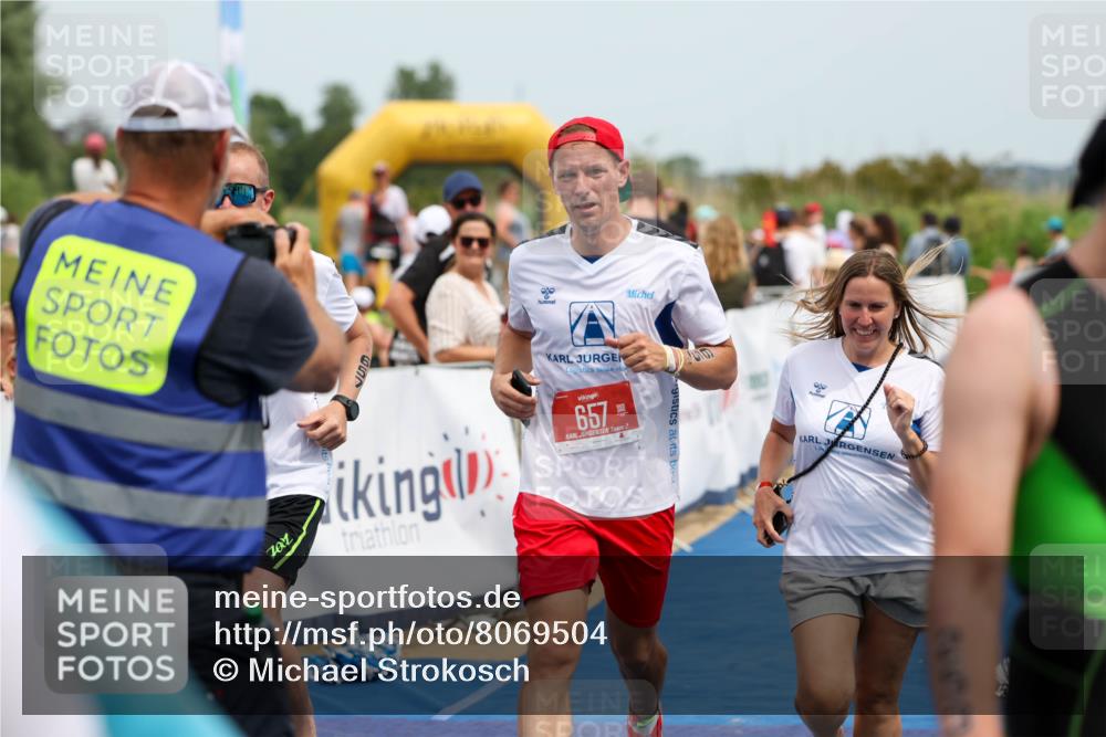 22.06.2025 - Viking Triathlon Michael Strokosch http://msf.ph/oto/8069504 22.06.2025 15:17:16 Ziel 253, 657 meine-sportfotos.de