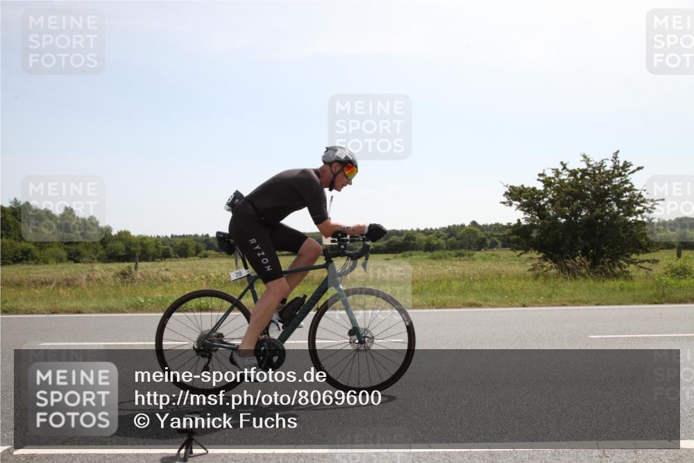 22.06.2025 - Viking Triathlon Yannick Fuchs http://msf.ph/oto/8069600 22.06.2025 11:37:03 Radfahren 219, 328, 356 meine-sportfotos.de