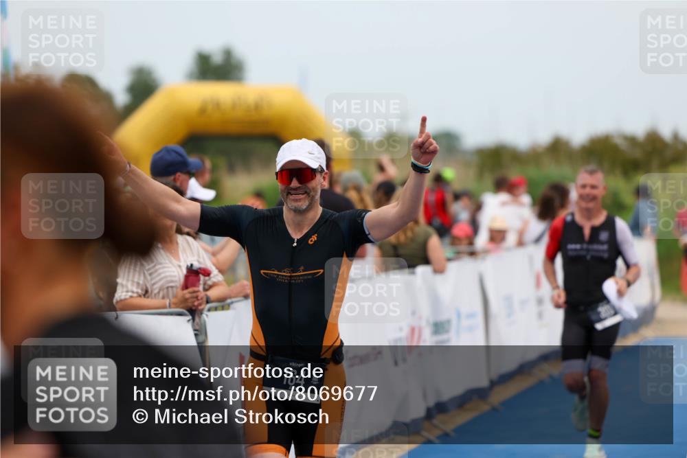 22.06.2025 - Viking Triathlon Michael Strokosch http://msf.ph/oto/8069677 22.06.2025 15:18:19 Ziel 164, 300 meine-sportfotos.de