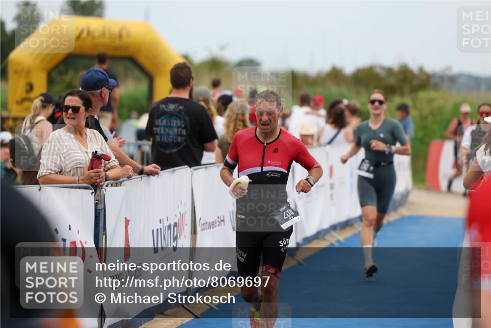 22.06.2025 - Viking Triathlon Michael Strokosch http://msf.ph/oto/8069697 22.06.2025 15:18:26 Ziel 235, 247, 300 meine-sportfotos.de