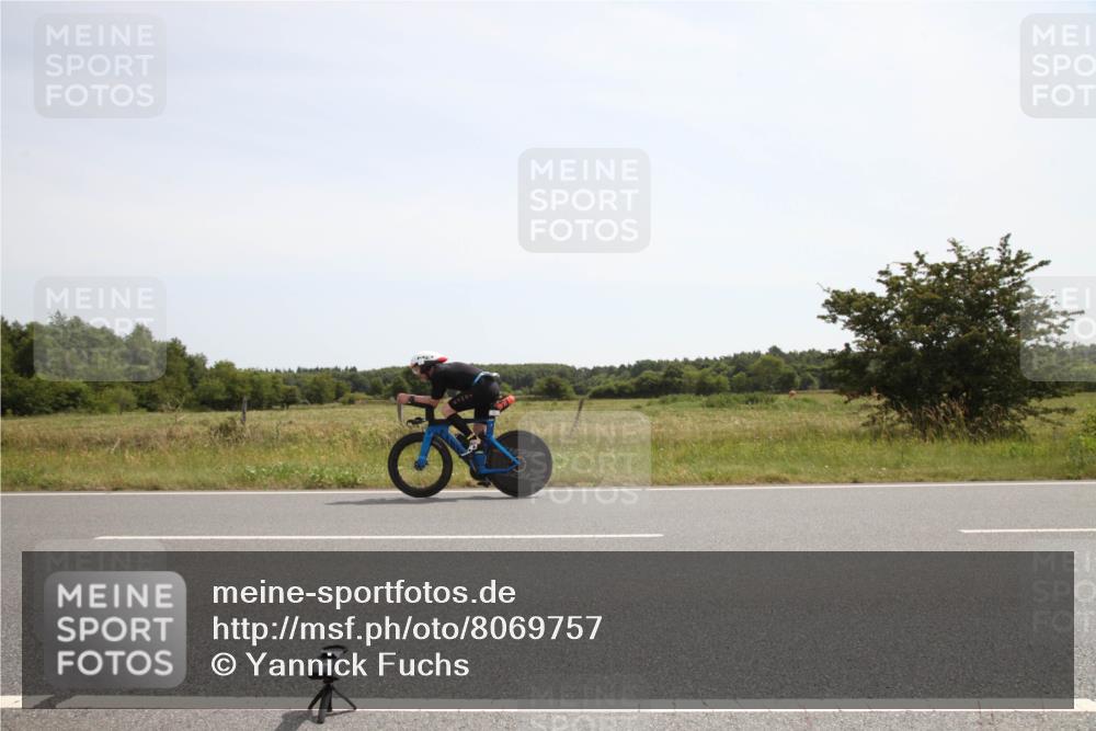 22.06.2025 - Viking Triathlon Yannick Fuchs http://msf.ph/oto/8069757 22.06.2025 12:11:45 Radfahren 173, 314, 340, 427, 444, 458, 604 meine-sportfotos.de