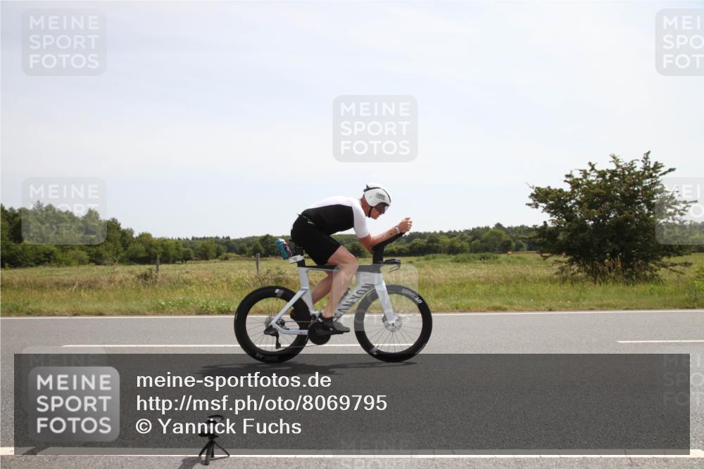 22.06.2025 - Viking Triathlon Yannick Fuchs http://msf.ph/oto/8069795 22.06.2025 12:11:58 Radfahren 110, 449, 475 meine-sportfotos.de