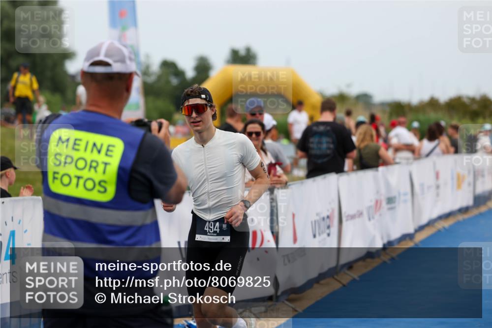 22.06.2025 - Viking Triathlon Michael Strokosch http://msf.ph/oto/8069825 22.06.2025 15:19:20 Ziel 494 meine-sportfotos.de