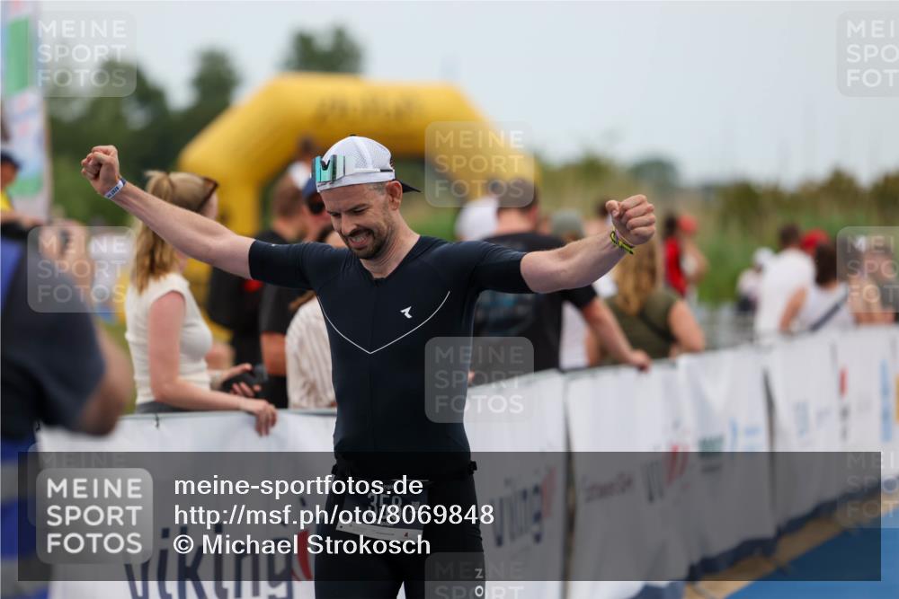 22.06.2025 - Viking Triathlon Michael Strokosch http://msf.ph/oto/8069848 22.06.2025 15:19:31 Ziel 358 meine-sportfotos.de