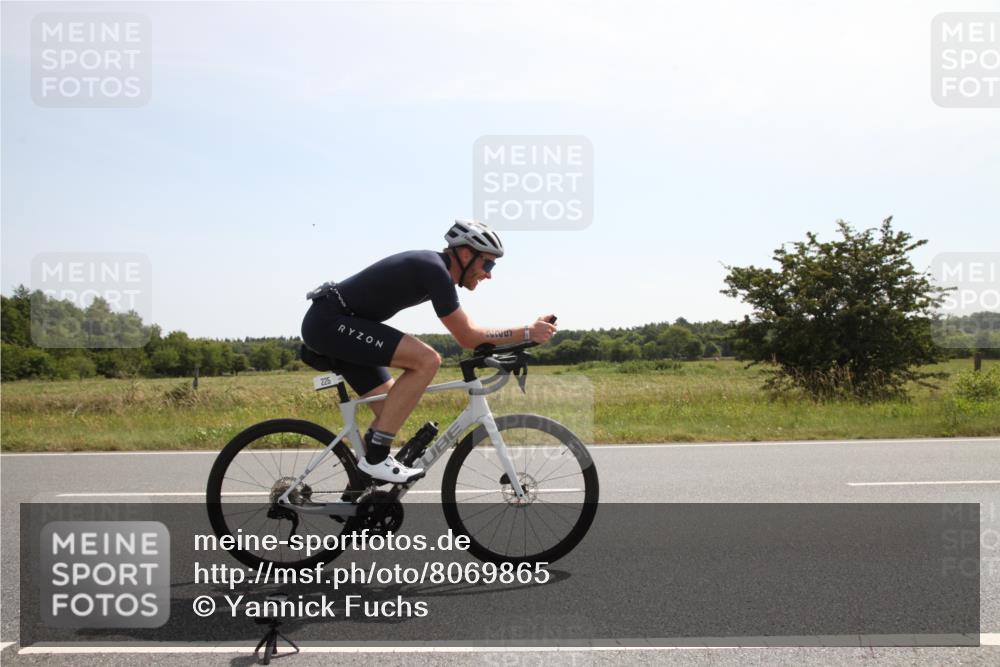 22.06.2025 - Viking Triathlon Yannick Fuchs http://msf.ph/oto/8069865 22.06.2025 11:38:59 Radfahren 137, 225, 264, 628 meine-sportfotos.de