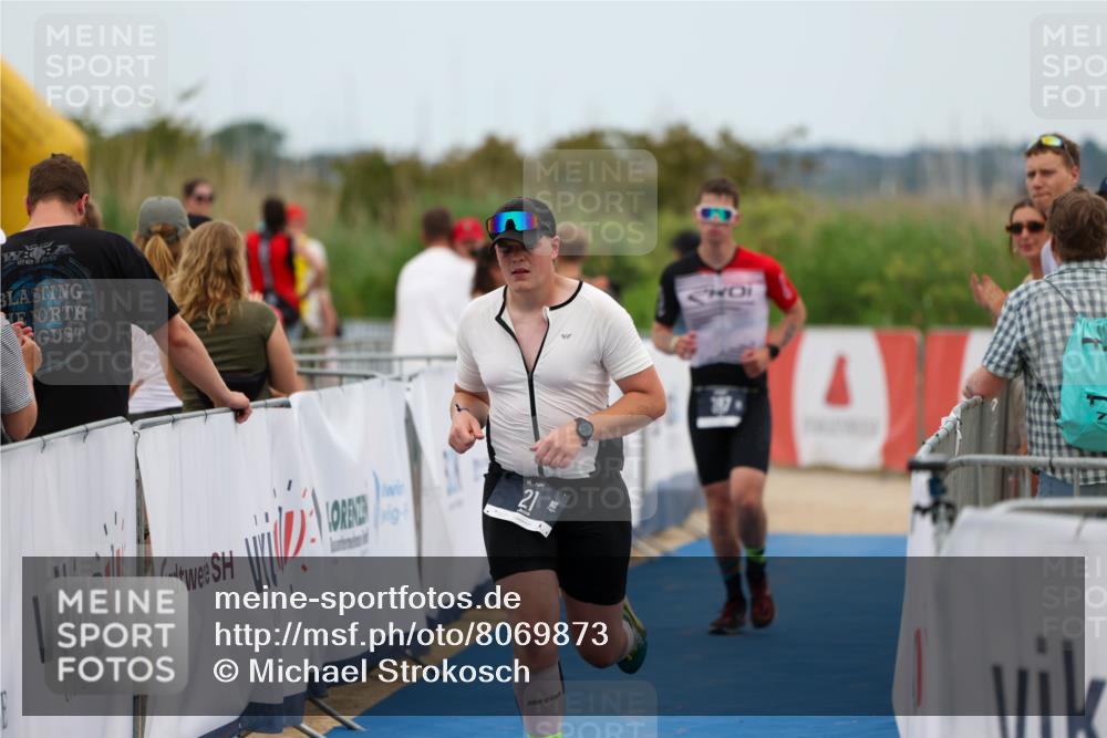 22.06.2025 - Viking Triathlon Michael Strokosch http://msf.ph/oto/8069873 22.06.2025 15:19:36 Ziel 21, 358, 387 meine-sportfotos.de