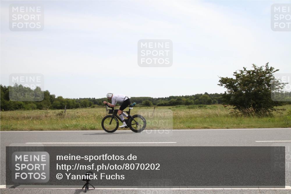 22.06.2025 - Viking Triathlon Yannick Fuchs http://msf.ph/oto/8070202 22.06.2025 12:15:56 Radfahren 41, 242 meine-sportfotos.de
