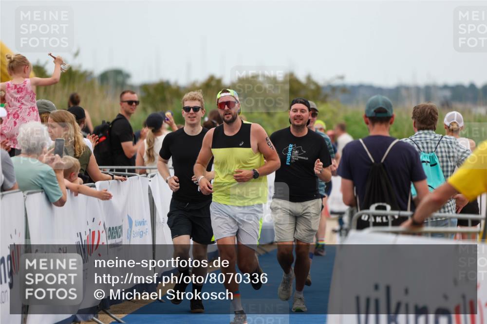 22.06.2025 - Viking Triathlon Michael Strokosch http://msf.ph/oto/8070336 22.06.2025 15:24:44 Ziel 210, 298, 607 meine-sportfotos.de