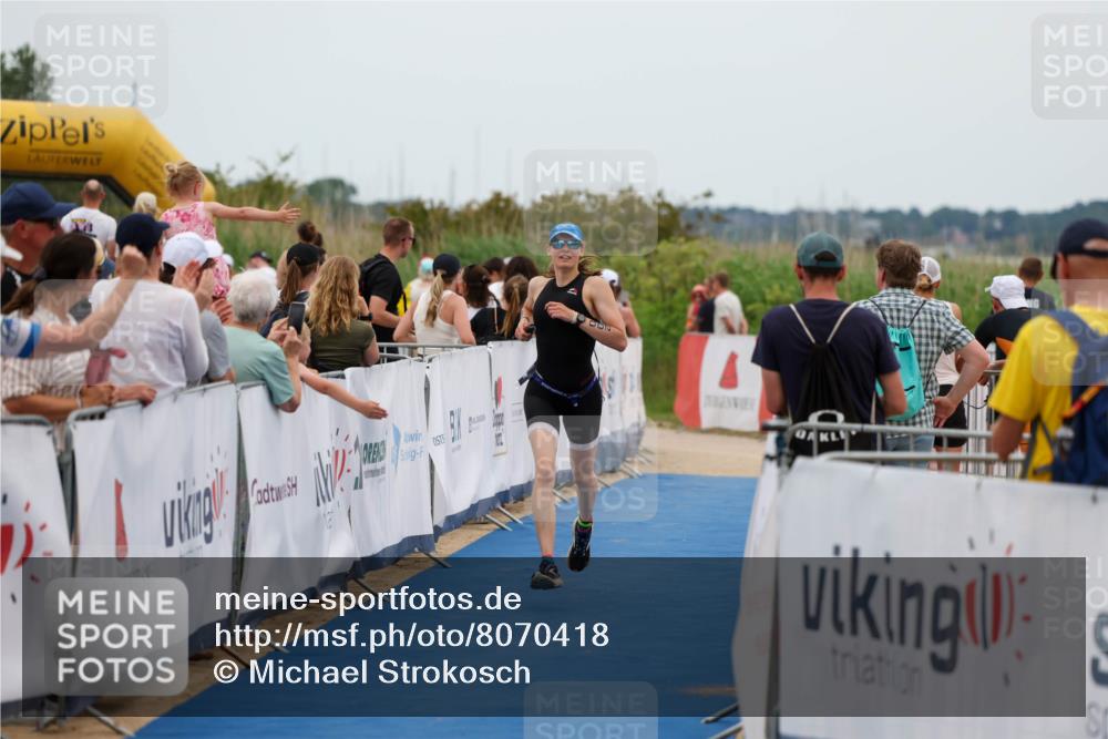 22.06.2025 - Viking Triathlon Michael Strokosch http://msf.ph/oto/8070418 22.06.2025 15:24:55 Ziel 200, 210 meine-sportfotos.de