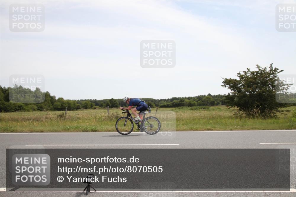 22.06.2025 - Viking Triathlon Yannick Fuchs http://msf.ph/oto/8070505 22.06.2025 12:18:38 Radfahren 12, 421, 459, 470 meine-sportfotos.de