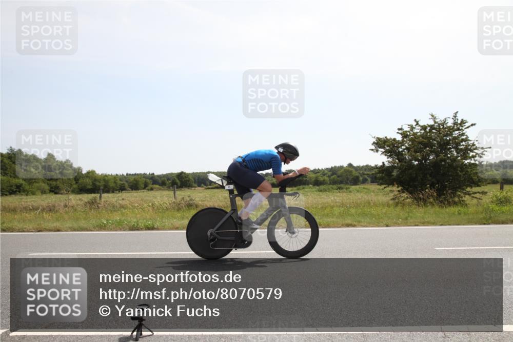 22.06.2025 - Viking Triathlon Yannick Fuchs http://msf.ph/oto/8070579 22.06.2025 11:42:52 Radfahren 2, 45, 74, 81, 414, 441, 610 meine-sportfotos.de