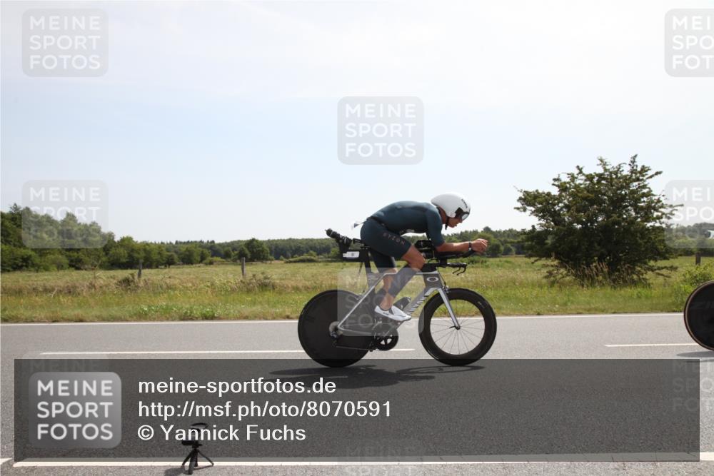 22.06.2025 - Viking Triathlon Yannick Fuchs http://msf.ph/oto/8070591 22.06.2025 11:42:53 Radfahren 2, 45, 74, 81, 414, 441, 610, 661 meine-sportfotos.de