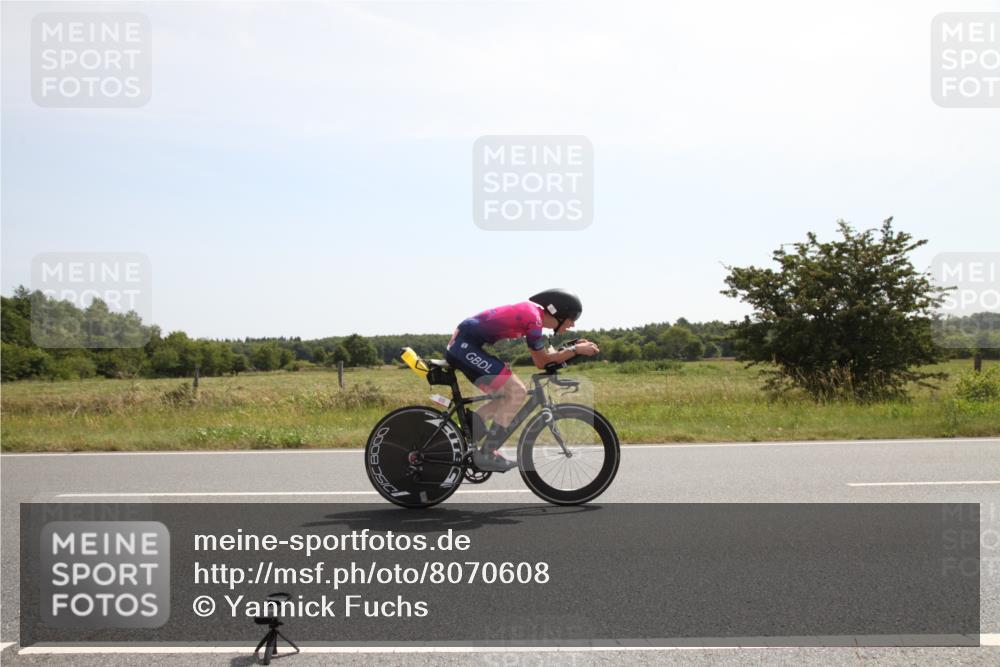 22.06.2025 - Viking Triathlon Yannick Fuchs http://msf.ph/oto/8070608 22.06.2025 11:42:55 Radfahren 2, 45, 74, 81, 414, 441, 610, 661 meine-sportfotos.de