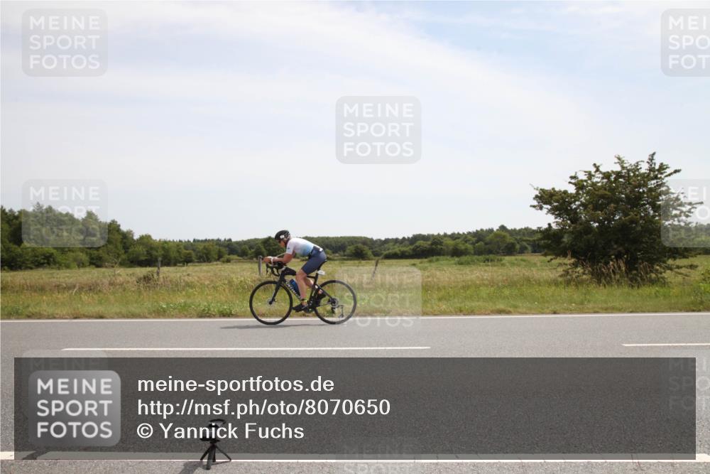 22.06.2025 - Viking Triathlon Yannick Fuchs http://msf.ph/oto/8070650 22.06.2025 12:19:55 Radfahren 320, 498 meine-sportfotos.de