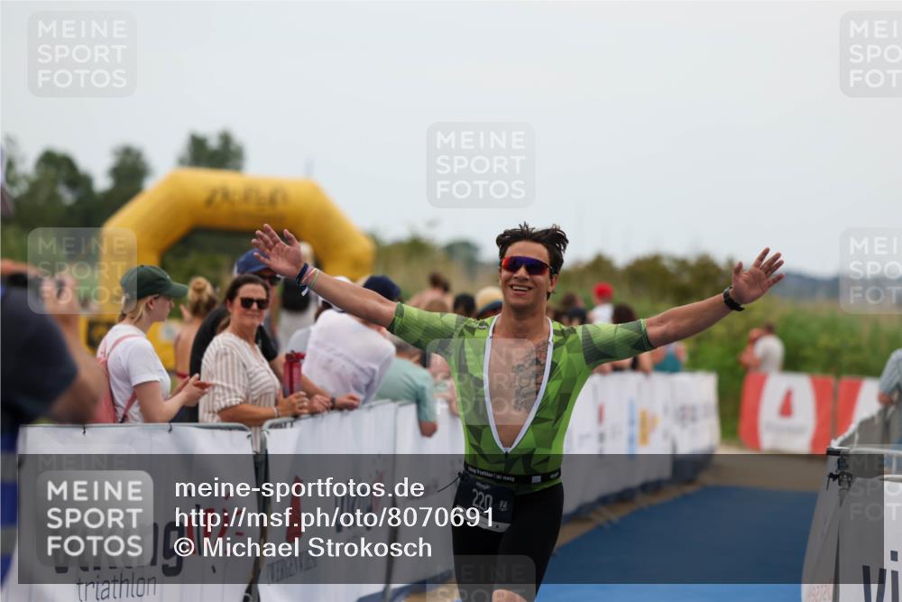 22.06.2025 - Viking Triathlon Michael Strokosch http://msf.ph/oto/8070691 22.06.2025 15:26:47 Ziel 220 meine-sportfotos.de
