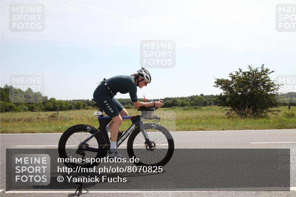 22.06.2025 - Viking Triathlon Yannick Fuchs http://msf.ph/oto/8070825 22.06.2025 11:44:39 Radfahren 24, 85, 114, 164, 228, 552, 603 meine-sportfotos.de