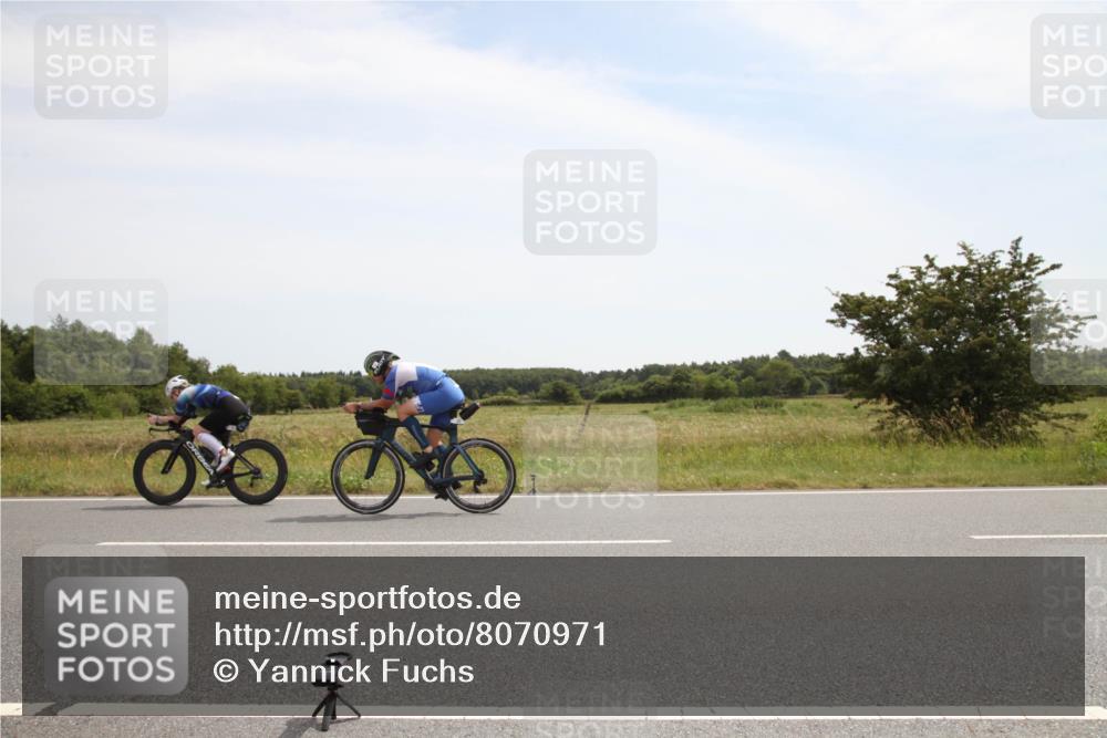 22.06.2025 - Viking Triathlon Yannick Fuchs http://msf.ph/oto/8070971 22.06.2025 12:22:44 Radfahren 135, 551, 644 meine-sportfotos.de