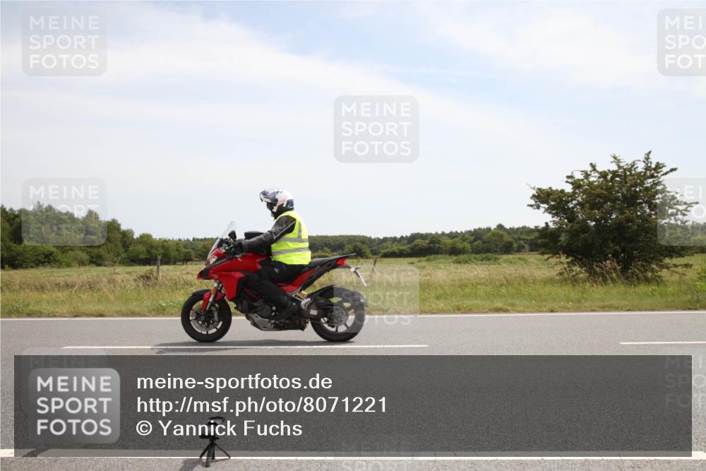 22.06.2025 - Viking Triathlon Yannick Fuchs http://msf.ph/oto/8071221 22.06.2025 12:25:04 Radfahren 264, 300 meine-sportfotos.de
