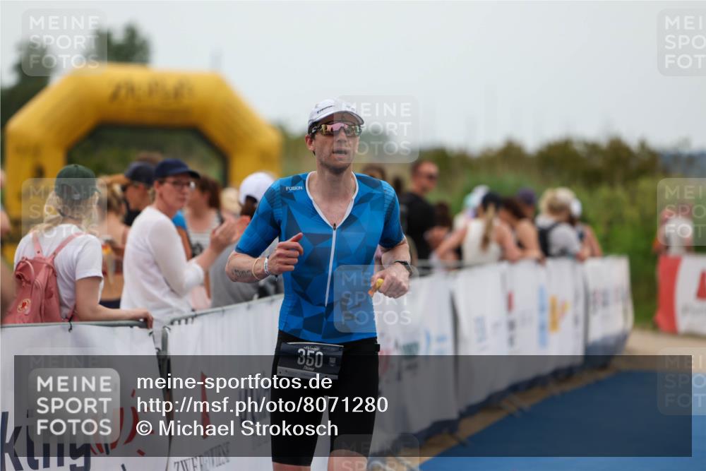 22.06.2025 - Viking Triathlon Michael Strokosch http://msf.ph/oto/8071280 22.06.2025 15:28:31 Ziel 157, 350 meine-sportfotos.de