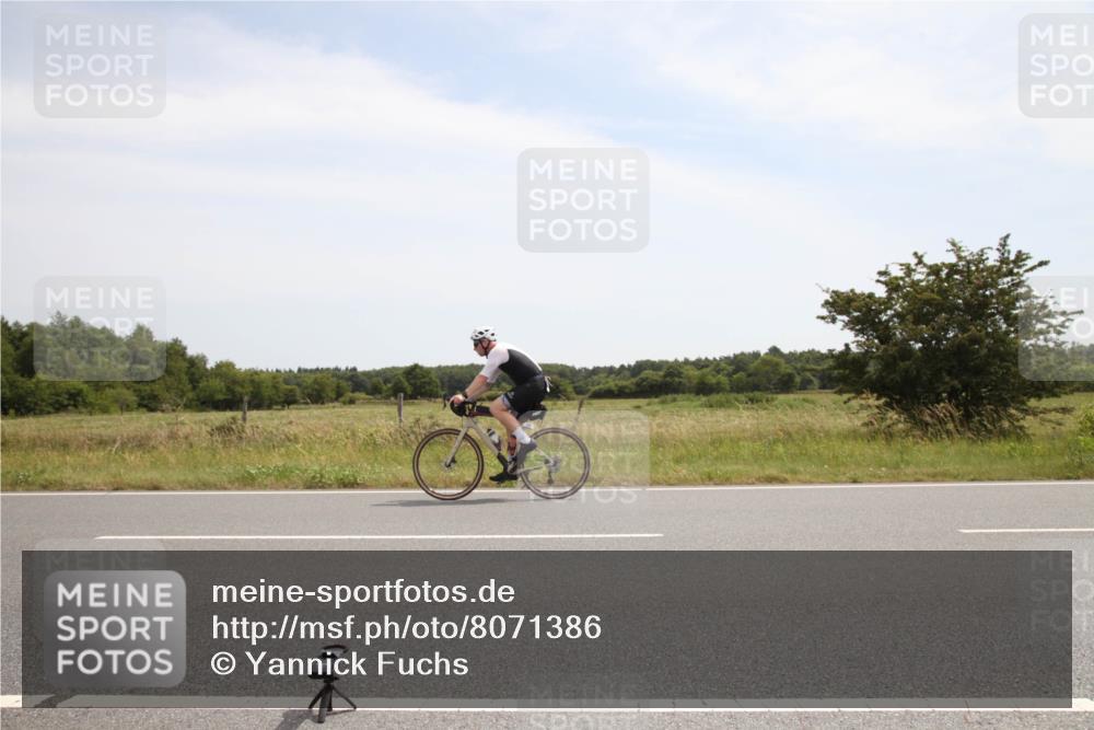 22.06.2025 - Viking Triathlon Yannick Fuchs http://msf.ph/oto/8071386 22.06.2025 12:26:26 Radfahren 246, 501 meine-sportfotos.de