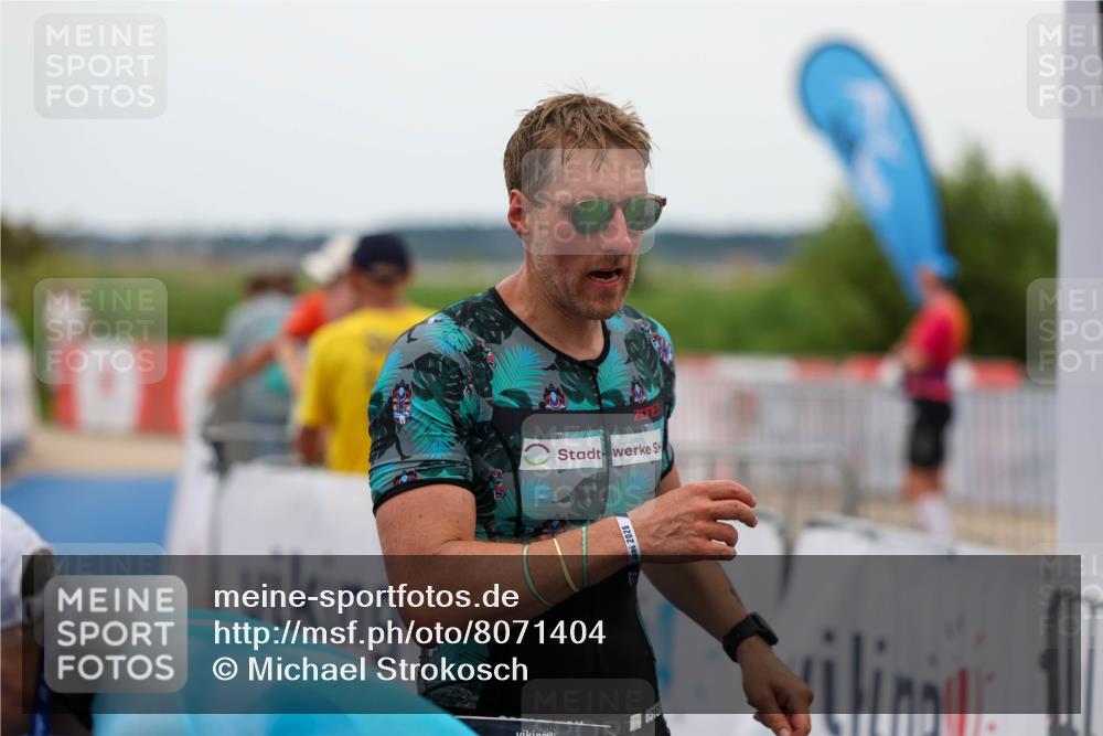 22.06.2025 - Viking Triathlon Michael Strokosch http://msf.ph/oto/8071404 22.06.2025 15:29:25 Ziel 376 meine-sportfotos.de