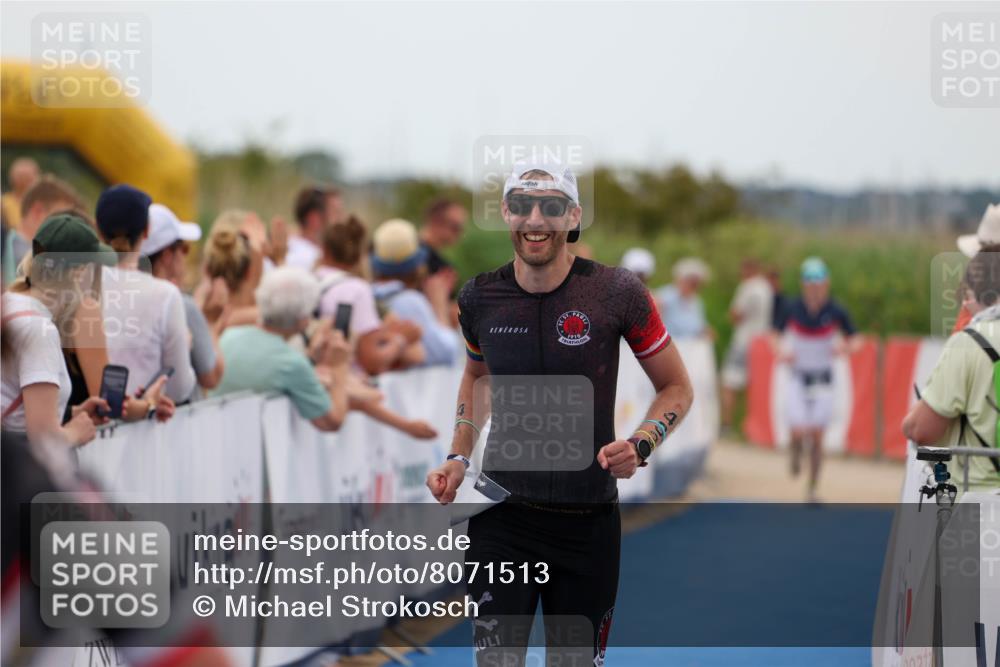 22.06.2025 - Viking Triathlon Michael Strokosch http://msf.ph/oto/8071513 22.06.2025 15:30:07 Ziel 433 meine-sportfotos.de