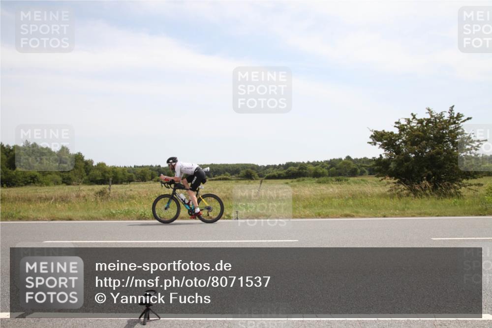 22.06.2025 - Viking Triathlon Yannick Fuchs http://msf.ph/oto/8071537 22.06.2025 12:28:06 Radfahren 157, 396, 469, 489 meine-sportfotos.de