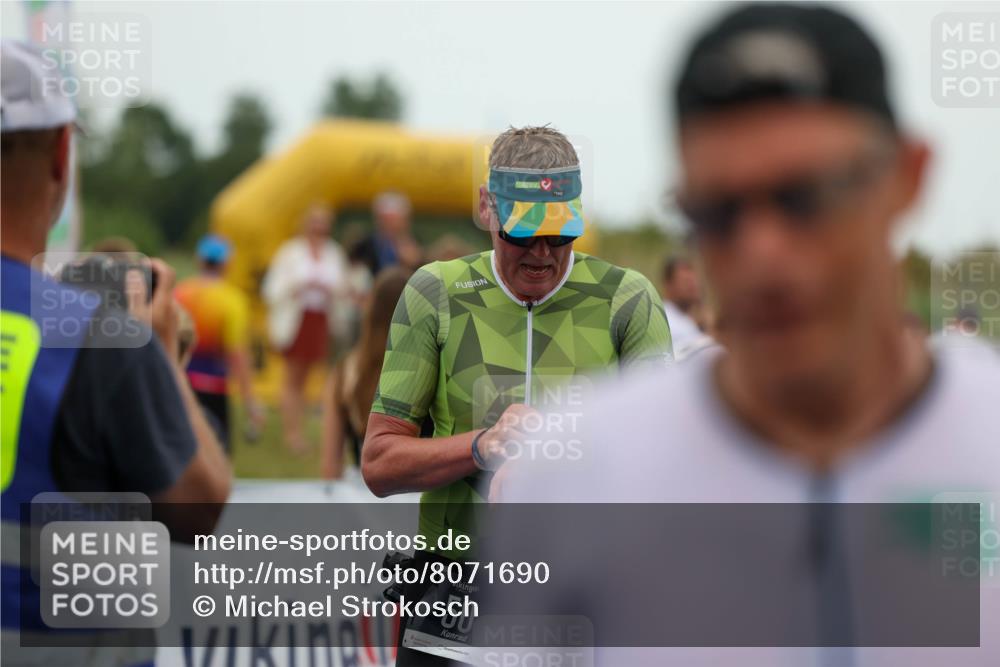 22.06.2025 - Viking Triathlon Michael Strokosch http://msf.ph/oto/8071690 22.06.2025 15:30:50 Ziel 50, 386 meine-sportfotos.de