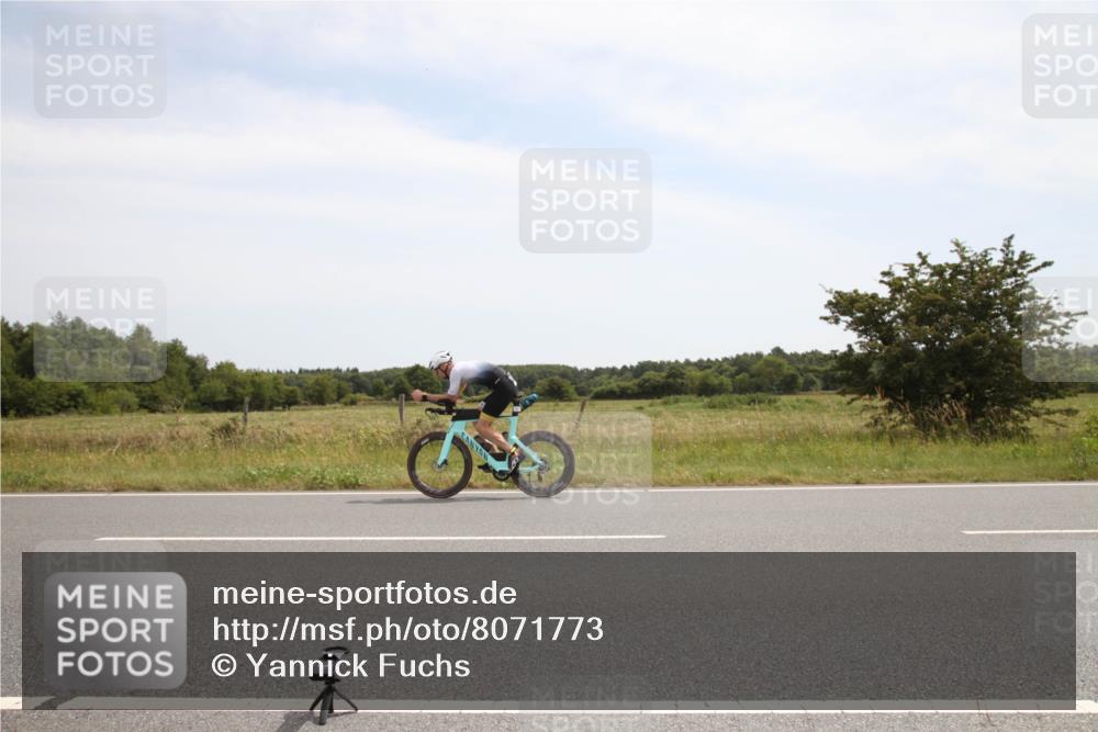 22.06.2025 - Viking Triathlon Yannick Fuchs http://msf.ph/oto/8071773 22.06.2025 12:29:53 Radfahren 91, 297, 383 meine-sportfotos.de