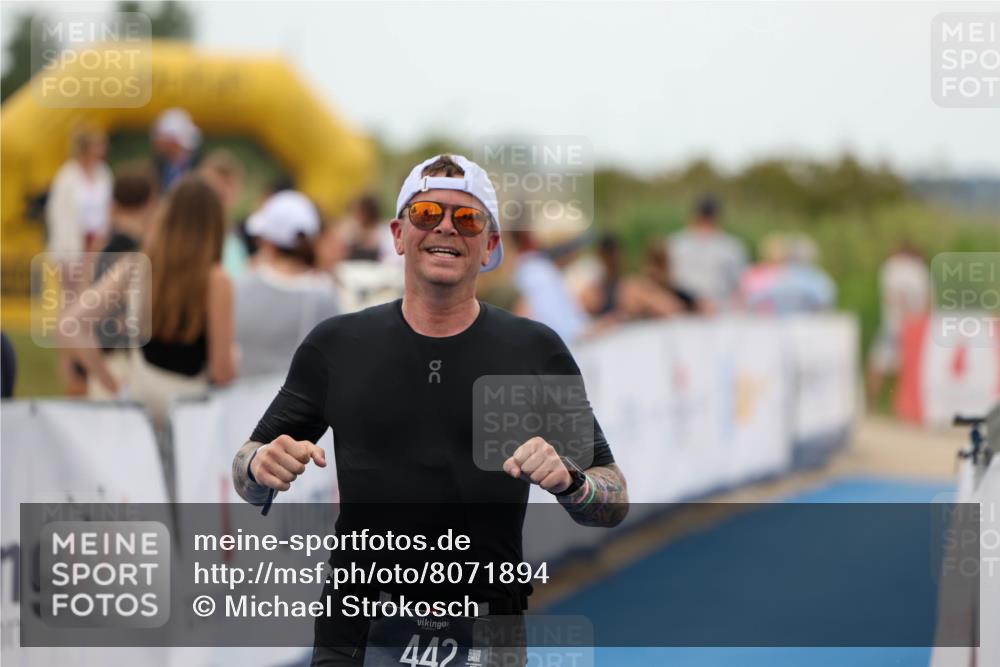 22.06.2025 - Viking Triathlon Michael Strokosch http://msf.ph/oto/8071894 22.06.2025 15:32:34 Ziel 442 meine-sportfotos.de