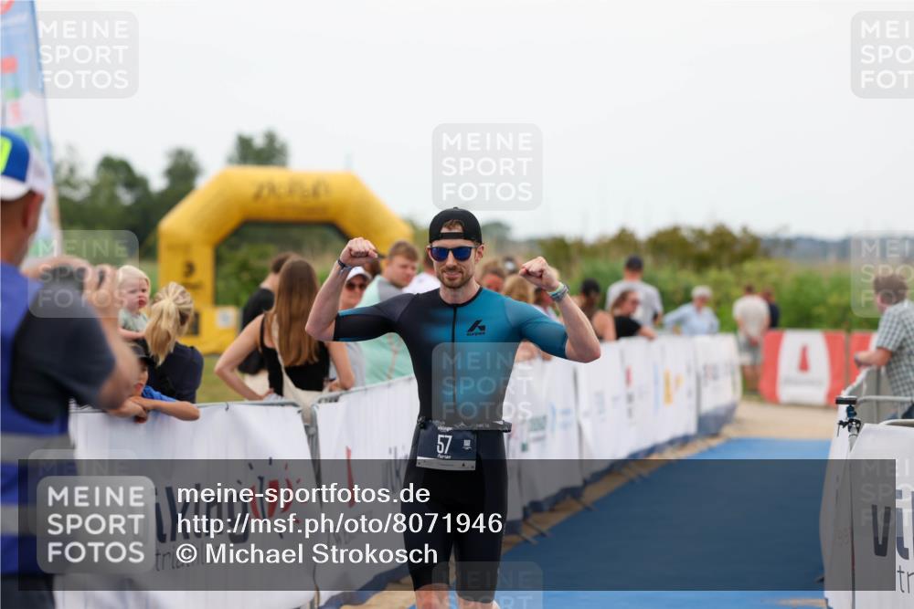 22.06.2025 - Viking Triathlon Michael Strokosch http://msf.ph/oto/8071946 22.06.2025 15:33:51 Ziel 57 meine-sportfotos.de