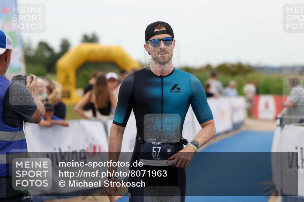 22.06.2025 - Viking Triathlon Michael Strokosch http://msf.ph/oto/8071963 22.06.2025 15:33:53 Ziel 57 meine-sportfotos.de