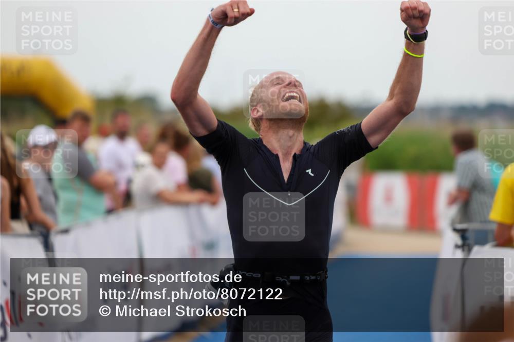 22.06.2025 - Viking Triathlon Michael Strokosch http://msf.ph/oto/8072122 22.06.2025 15:34:36 Ziel 225 meine-sportfotos.de