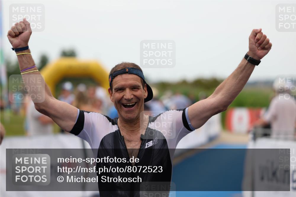 22.06.2025 - Viking Triathlon Michael Strokosch http://msf.ph/oto/8072523 22.06.2025 15:52:53 Ziel 463 meine-sportfotos.de