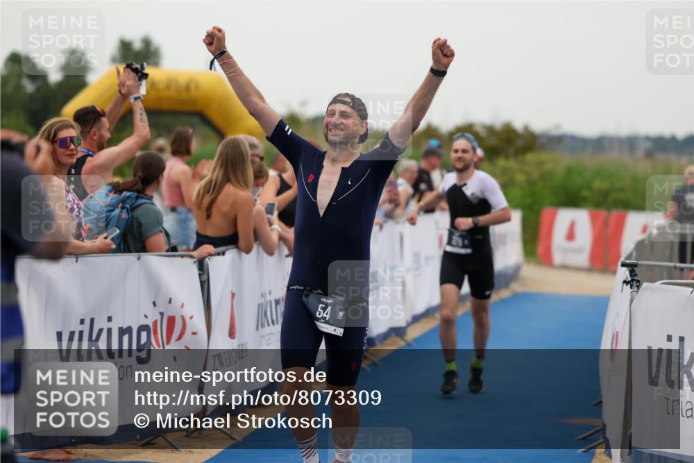 22.06.2025 - Viking Triathlon Michael Strokosch http://msf.ph/oto/8073309 22.06.2025 16:01:11 Ziel 54, 378 meine-sportfotos.de