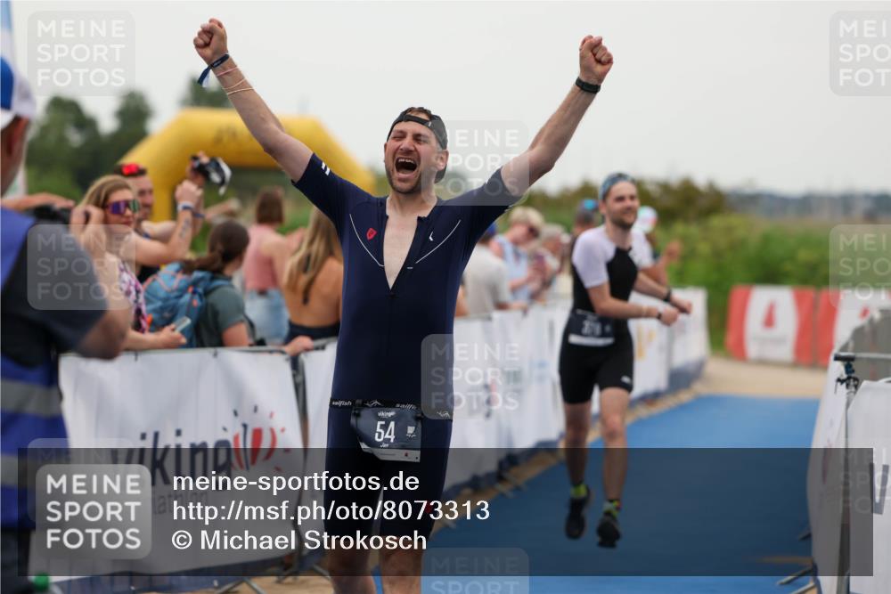 22.06.2025 - Viking Triathlon Michael Strokosch http://msf.ph/oto/8073313 22.06.2025 16:01:12 Ziel 54, 378 meine-sportfotos.de
