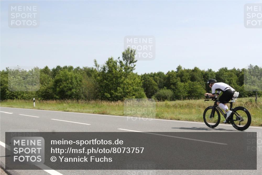 22.06.2025 - Viking Triathlon Yannick Fuchs http://msf.ph/oto/8073757 22.06.2025 11:10:37 Radfahren 142, 360 meine-sportfotos.de