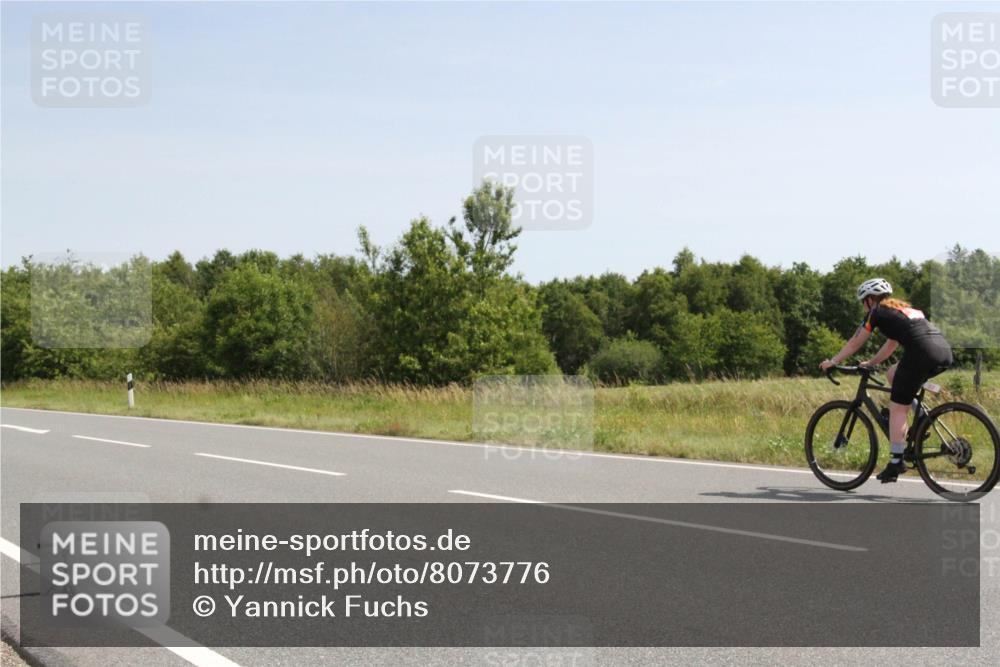 22.06.2025 - Viking Triathlon Yannick Fuchs http://msf.ph/oto/8073776 22.06.2025 11:11:04 Radfahren 14, 328, 637 meine-sportfotos.de