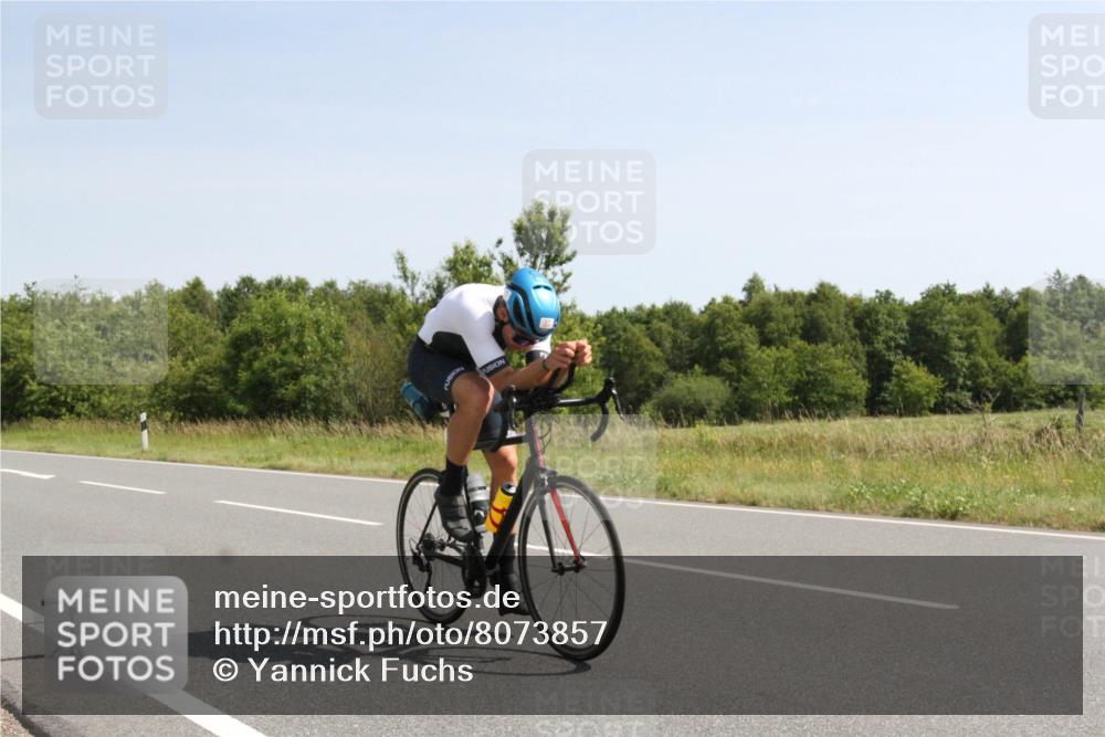 22.06.2025 - Viking Triathlon Yannick Fuchs http://msf.ph/oto/8073857 22.06.2025 11:12:05 Radfahren 18, 441, 651 meine-sportfotos.de