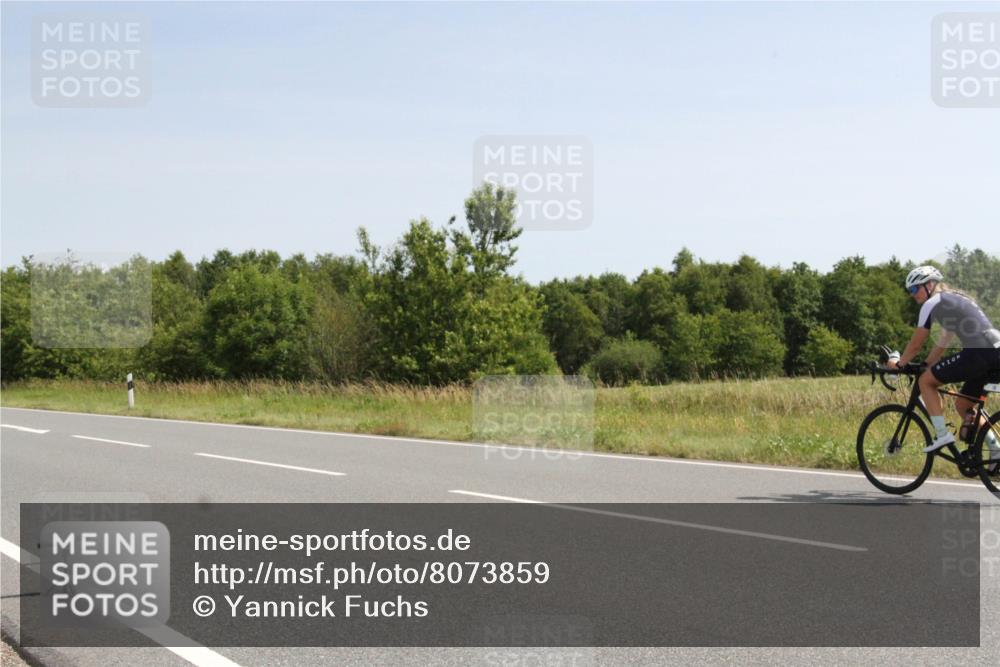 22.06.2025 - Viking Triathlon Yannick Fuchs http://msf.ph/oto/8073859 22.06.2025 11:12:06 Radfahren 18, 441, 607, 651 meine-sportfotos.de