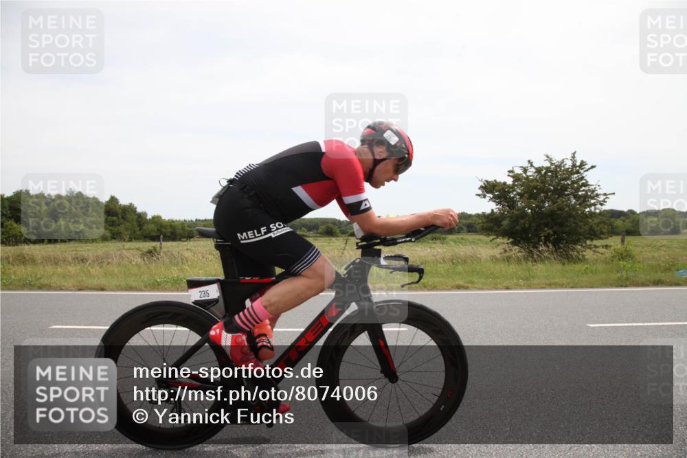 22.06.2025 - Viking Triathlon Yannick Fuchs http://msf.ph/oto/8074006 22.06.2025 12:54:55 Radfahren 185, 235 meine-sportfotos.de