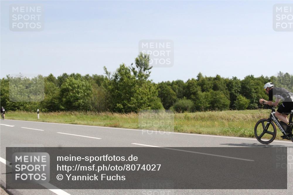 22.06.2025 - Viking Triathlon Yannick Fuchs http://msf.ph/oto/8074027 22.06.2025 11:15:02 Radfahren 12, 74, 102, 132, 285, 555 meine-sportfotos.de