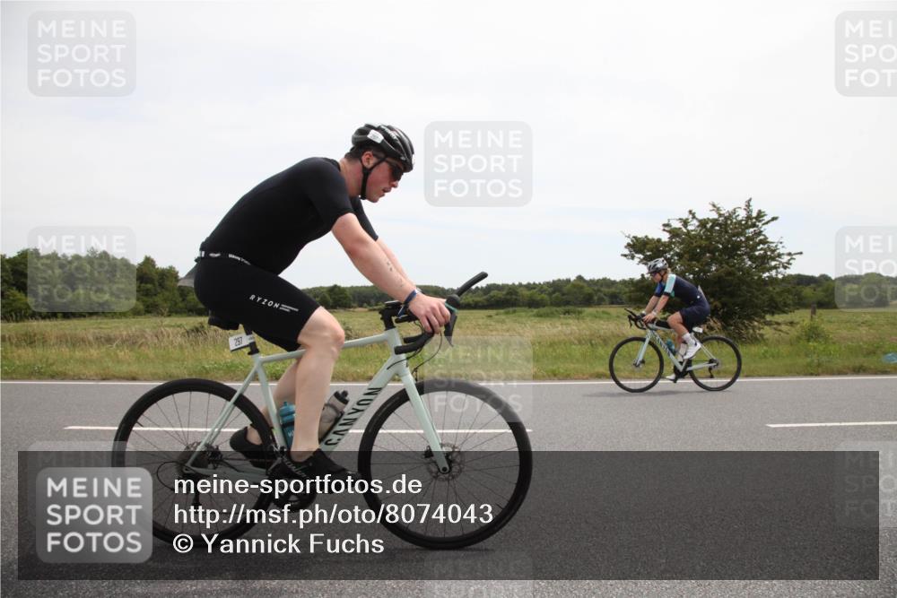 22.06.2025 - Viking Triathlon Yannick Fuchs http://msf.ph/oto/8074043 22.06.2025 12:56:07 Radfahren 85, 123, 268, 297, 423 meine-sportfotos.de
