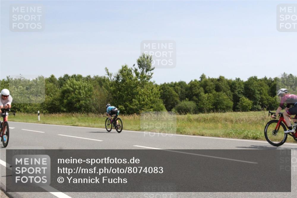 22.06.2025 - Viking Triathlon Yannick Fuchs http://msf.ph/oto/8074083 22.06.2025 11:15:53 Radfahren 28, 144, 183, 256, 330, 372, 510, 525 meine-sportfotos.de